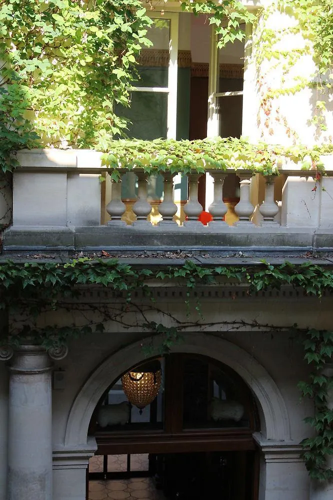 Saint Sulpice *