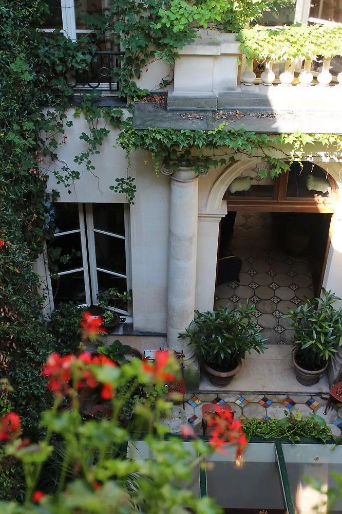 Saint Sulpice Apartment *